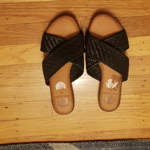 Free Reign - Picture 3 of 3